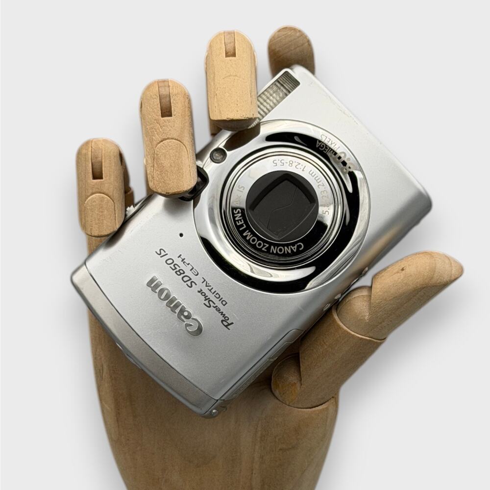 Canon PowerShot SD850 IS Digital Camera | 8MP | Silver